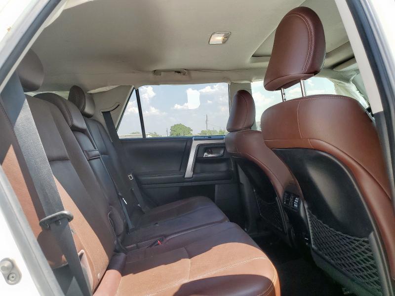 JTEBU5JR7F5265822 - 2015 TOYOTA 4RUNNER SR5/SR5 PREMIUM WHITE photo 11