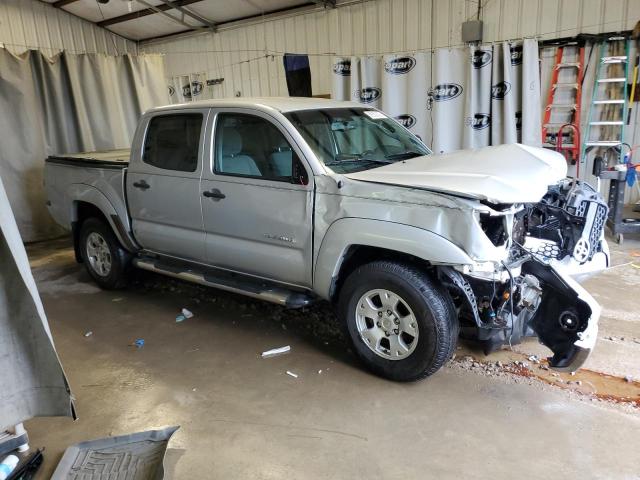 5TFJU4GN5BX008414 - 2011 TOYOTA TACOMA DOUBLE CAB PRERUNNER SILVER photo 4