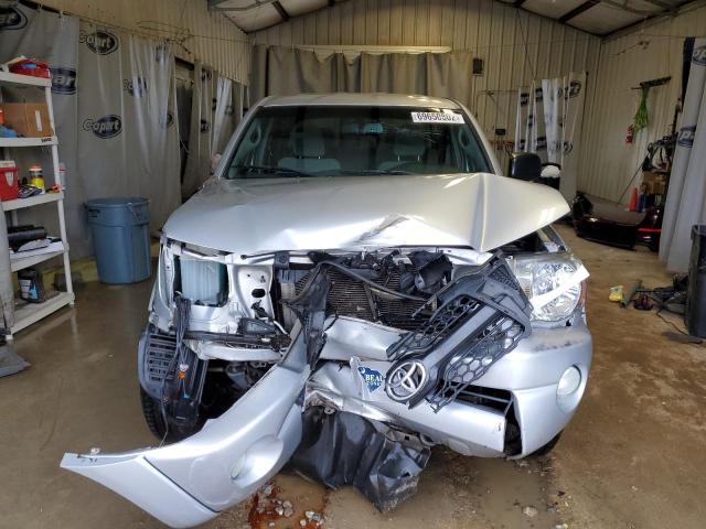 5TFJU4GN5BX008414 - 2011 TOYOTA TACOMA DOUBLE CAB PRERUNNER SILVER photo 5