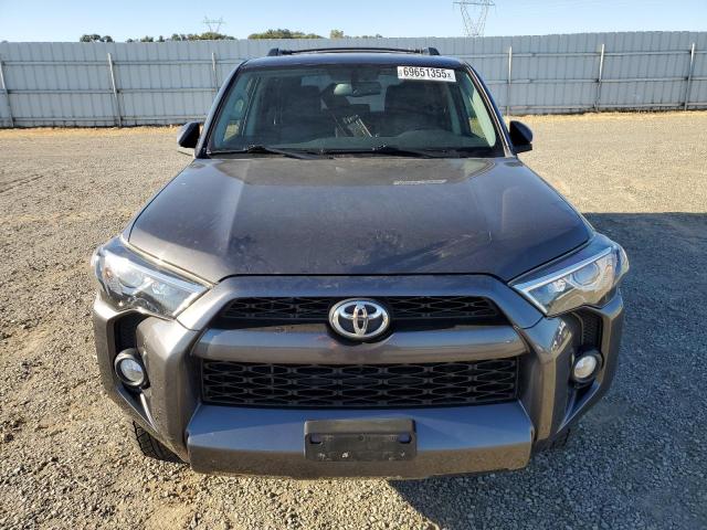 JTEZU5JR0K5196075 - 2019 TOYOTA 4RUNNER SR5 ნაცრისფერი ფოტო 5