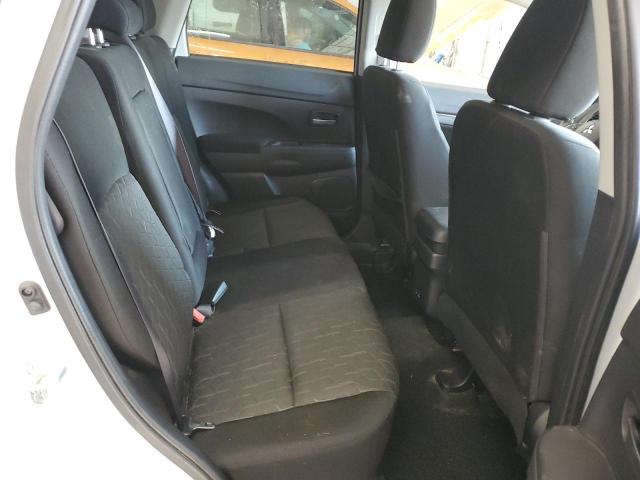 JA4ARUAU7NU019853 - 2022 MITSUBISHI OUTLANDER ES SILVER photo 11