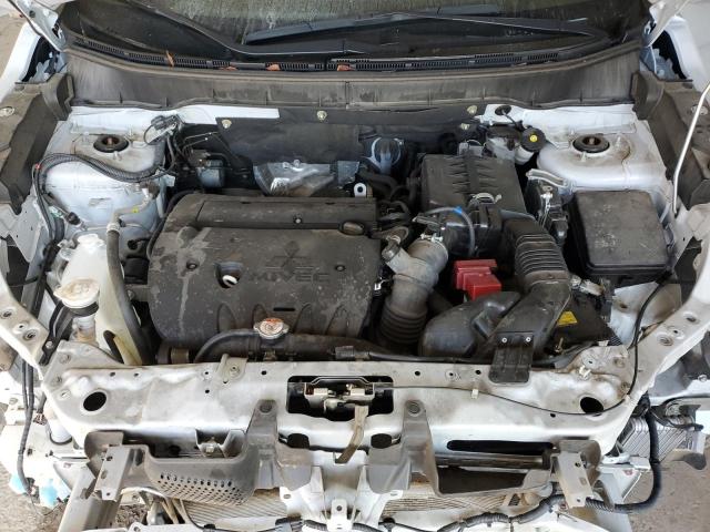 JA4ARUAU7NU019853 - 2022 MITSUBISHI OUTLANDER ES SILVER photo 12