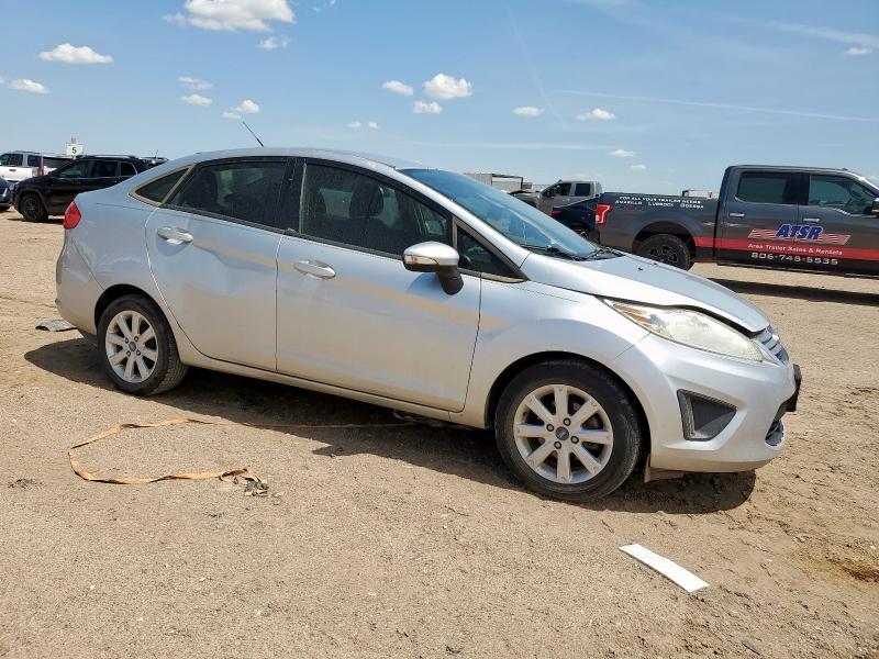 3FADP4BJ2DM200221 - 2013 FORD FIESTA SE 银色 照片 4
