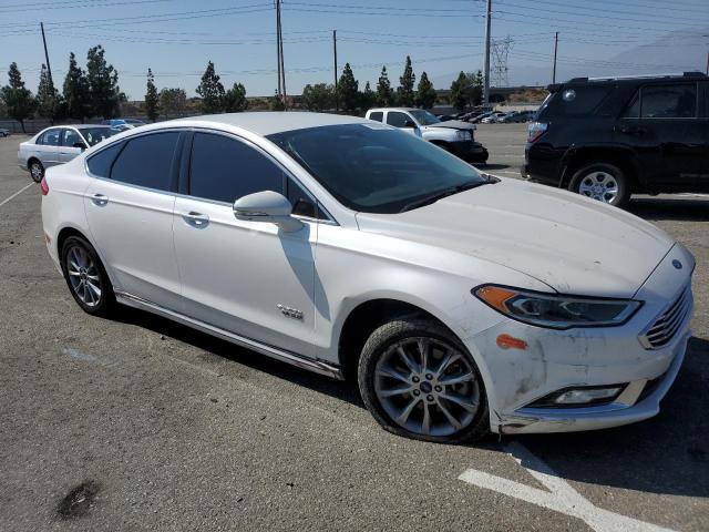 3FA6P0PU2HR275787 - 2017 FORD FUSION SE PHEV WHITE photo 4