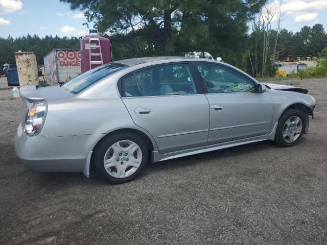 1N4AL11D43C317467 - 2003 NISSAN ALTIMA BASE SILVER photo 3