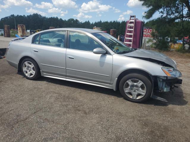 1N4AL11D43C317467 - 2003 NISSAN ALTIMA BASE SILVER photo 4