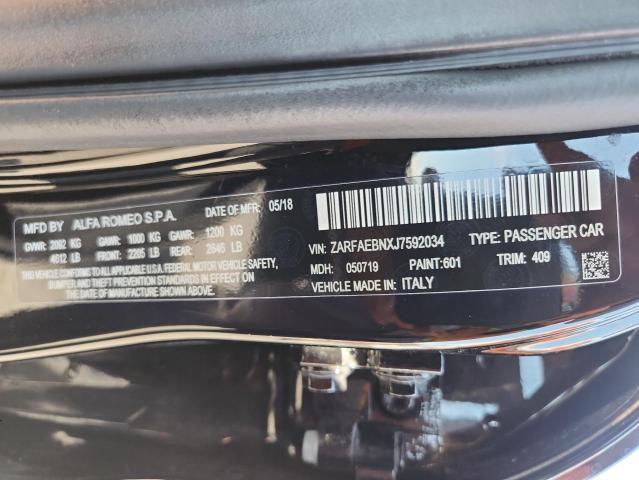 ZARFAEBNXJ7592034 - 2018 ALFA ROMEO GIULIA أسود صورة 12