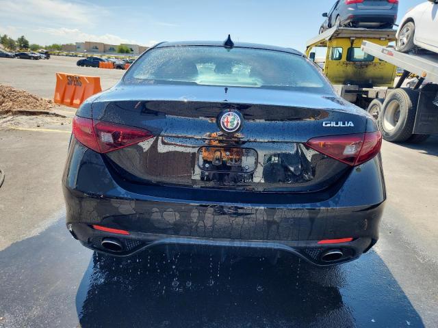 ZARFAEBNXJ7592034 - 2018 ALFA ROMEO GIULIA أسود صورة 6