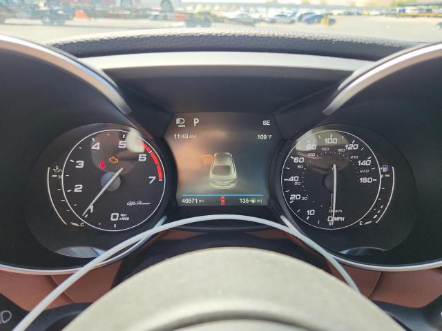 ZARFAEBNXJ7592034 - 2018 ALFA ROMEO GIULIA أسود صورة 9