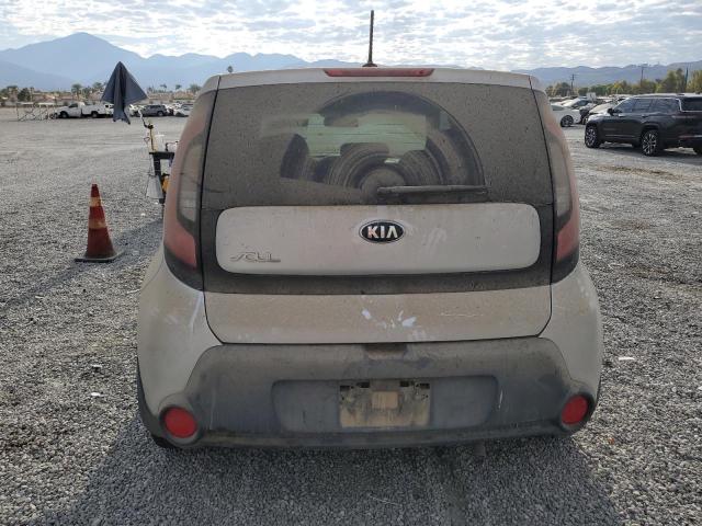 KNDJN2A26F7806202 - 2015 KIA SOUL GRAY photo 6