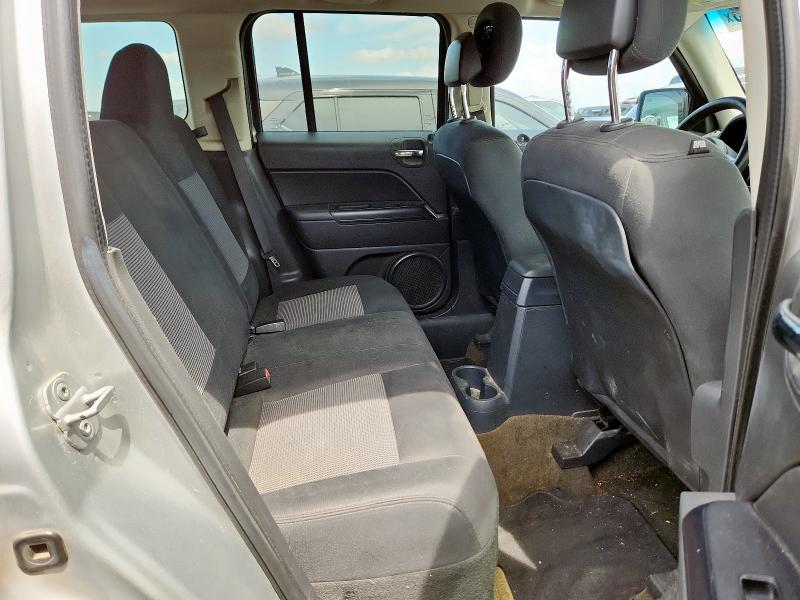 1C4NJPBA6ED545105 - 2014 JEEP PATRIOT SPORT 银色 照片 10