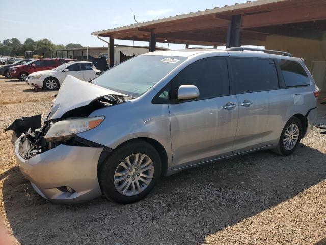 5TDYK3DC9FS656691 - 2015 TOYOTA SIENNA XLE SILVER photo 1