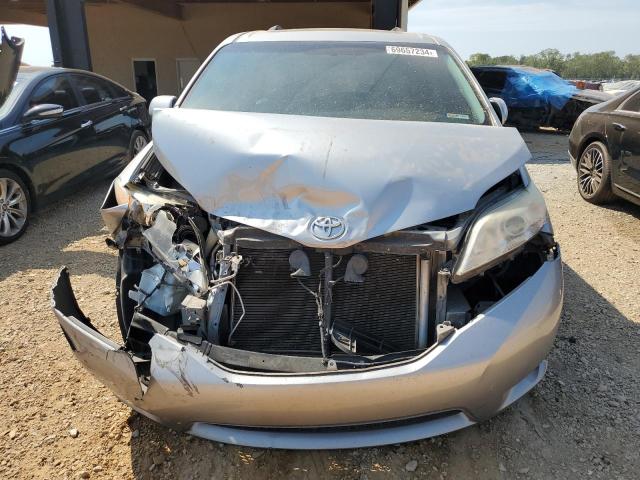 5TDYK3DC9FS656691 - 2015 TOYOTA SIENNA XLE SILVER photo 5