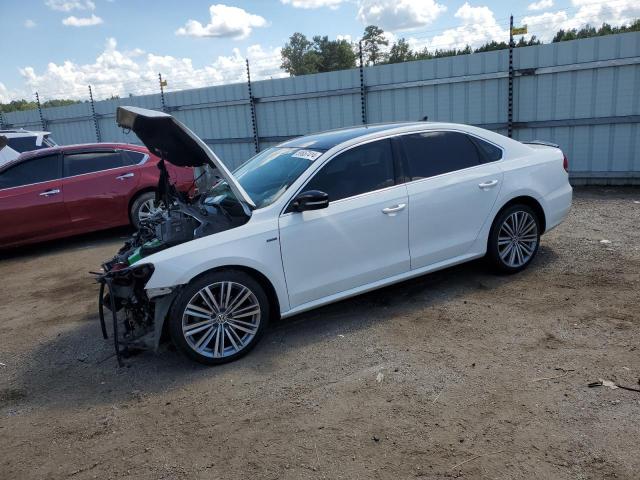 2015 VOLKSWAGEN PASSAT SE, 