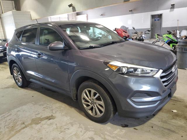 KM8J23A49HU447086 - 2017 HYUNDAI TUCSON SE GRAY photo 4