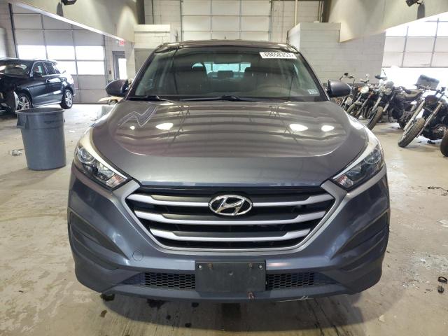 KM8J23A49HU447086 - 2017 HYUNDAI TUCSON SE GRAY photo 5