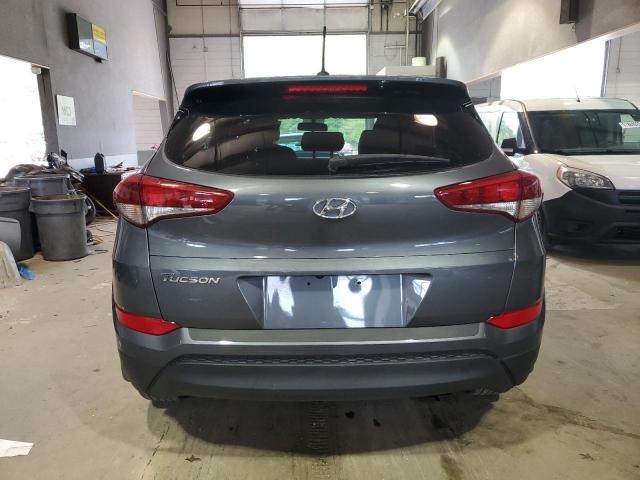 KM8J23A49HU447086 - 2017 HYUNDAI TUCSON SE GRAY photo 6