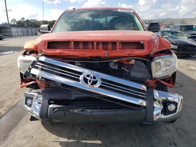 5TFRW5F18HX223828 - 2017 TOYOTA TUNDRA DOUBLE CAB SR/SR5 ORANGE photo 5