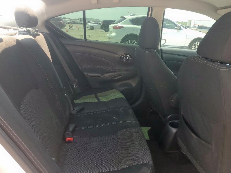 3N1CN7APXKL862167 - 2019 NISSAN VERSA S თეთრი ფოტო 10