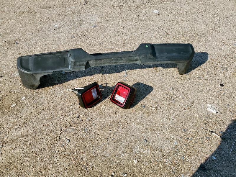 1C4HJXDG8KW648492 - 2019 JEEP WRANGLER U SPORT Biały zdjęcie 13