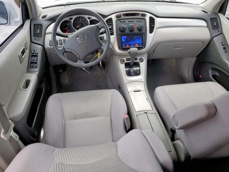 JTEDP21A240003998 - 2004 TOYOTA HIGHLANDER BASE رمادي صورة 8