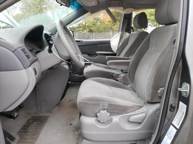 5TDBA23C44S004546 - 2004 TOYOTA SIENNA LE GRAY photo 7