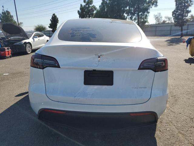 7SAYGDEE6RF083400 - 2024 TESLA MODEL Y 白色 照片 6