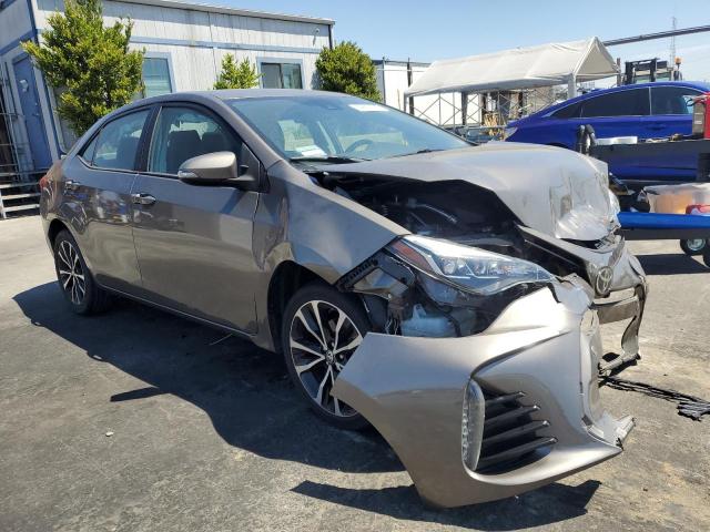 5YFBURHE4JP776169 - 2018 TOYOTA COROLLA L GRAY photo 4