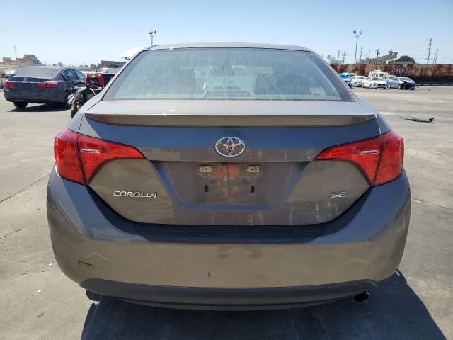 5YFBURHE4JP776169 - 2018 TOYOTA COROLLA L GRAY photo 6