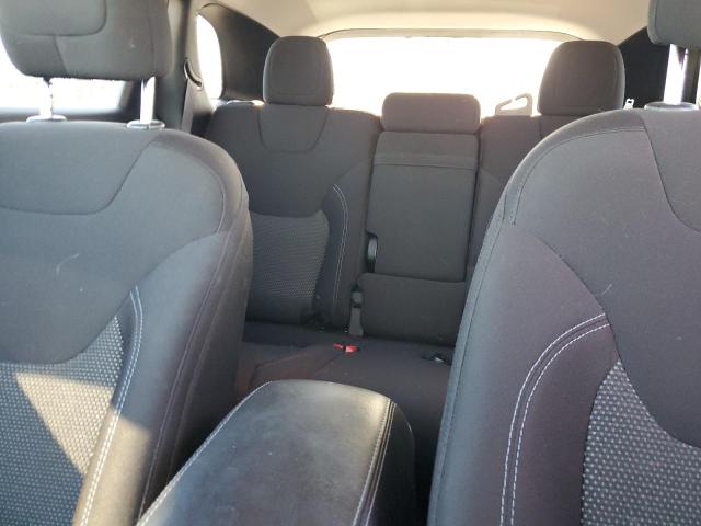 1C4PJMCB1KD299851 - 2019 JEEP CHEROKEE LATITUDE SILVER photo 10