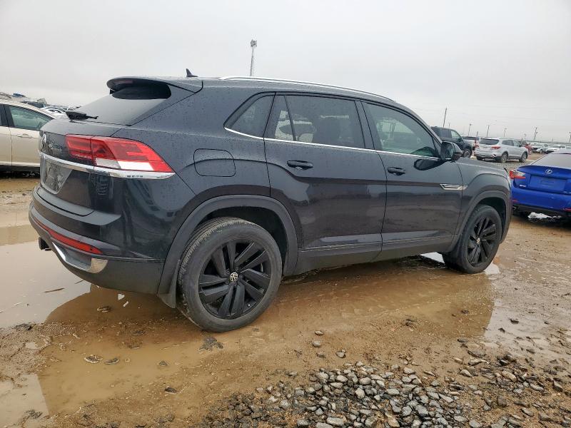 1V2WE2CA0PC213906 - 2023 VOLKSWAGEN ATLAS CROS SE Czarny zdjęcie 3