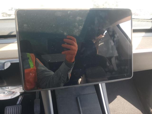 5YJYGDEE0LF015663 - 2020 TESLA MODEL Y 白色 照片 9