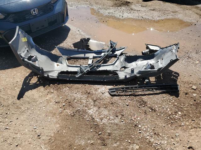 JF2GTABC4JH338296 - 2018 SUBARU CROSSTREK PREMIUM 银色 照片 13