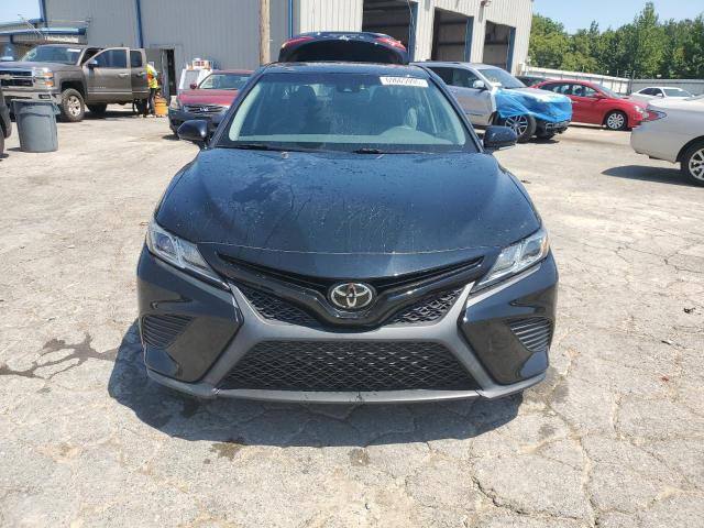 4T1B11HKXJU522996 - 2018 TOYOTA CAMRY L BLACK photo 5