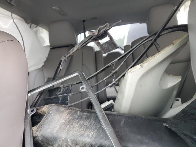 5TDKZRFH7KS573400 - 2019 TOYOTA HIGHLANDER SE WHITE photo 10