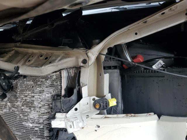 5TDKZRFH7KS573400 - 2019 TOYOTA HIGHLANDER SE WHITE photo 12