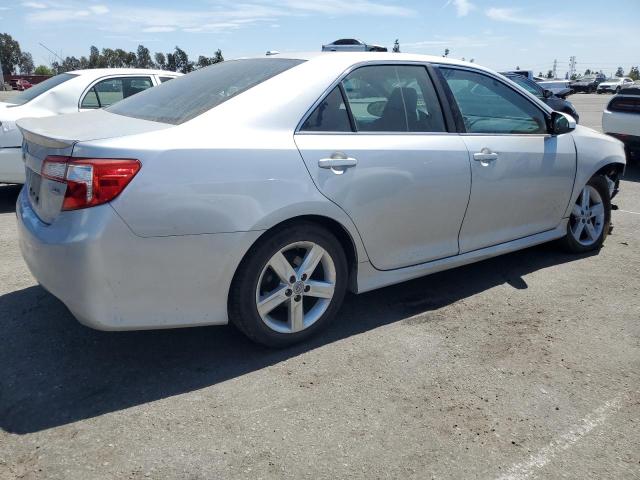 4T1BF1FK9CU065556 - 2012 TOYOTA CAMRY BASE ვერცხლისფერი ფოტო 3