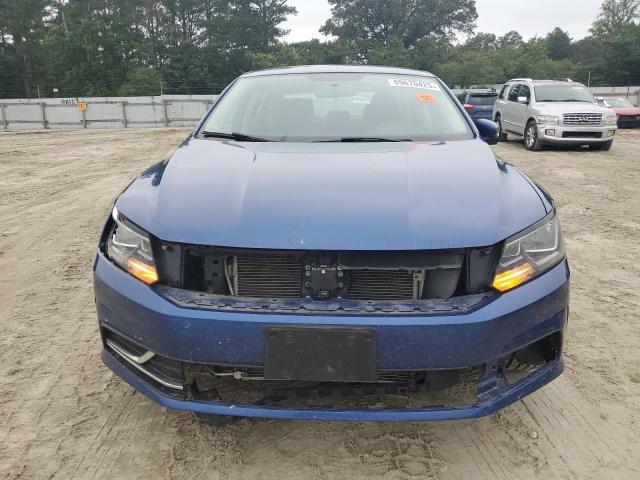 1VWAT7A32HC057532 - 2017 VOLKSWAGEN PASSAT S BLUE photo 5