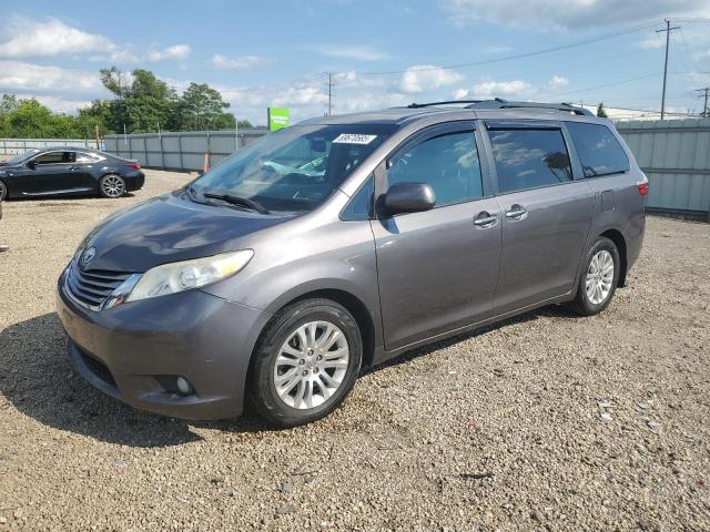 2016 TOYOTA SIENNA XLE, 
