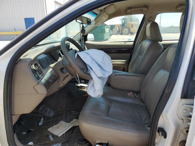 2MEFM74W15X603374 - 2005 MERCURY GRAND MARQUIS GS WHITE photo 7