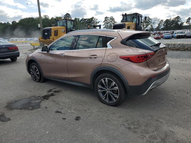 SJKCH5CR2HA037955 - 2017 INFINITI QX30 BASE 棕色 照片 2