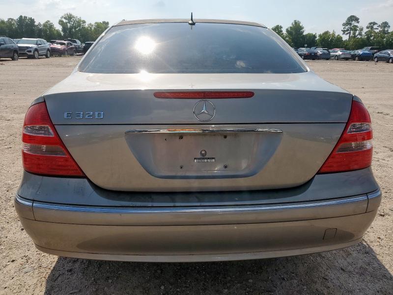 WDBUF65J34A582808 - 2004 MERCEDES-BENZ E 320 棕色 照片 6