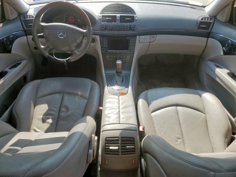 WDBUF65J34A582808 - 2004 MERCEDES-BENZ E 320 棕色 照片 8