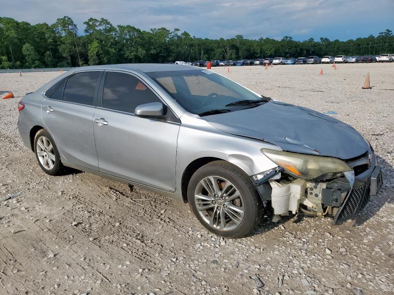 4T1BF1FKXFU030738 - 2015 TOYOTA CAMRY LE GRAY photo 4