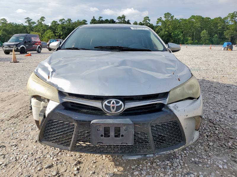 4T1BF1FKXFU030738 - 2015 TOYOTA CAMRY LE GRAY photo 5