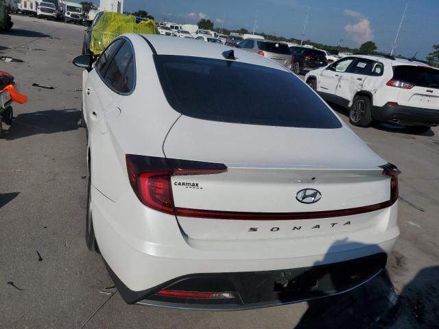 5NPEG4JA3MH112431 - 2021 HYUNDAI SONATA SE WHITE photo 6