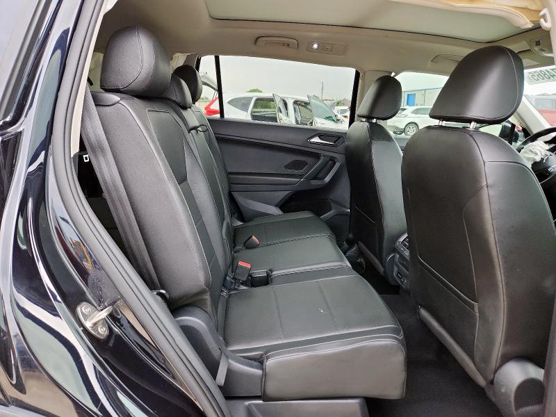 3VV3B7AX2JM182490 - 2018 VOLKSWAGEN TIGUAN SE BLACK photo 11