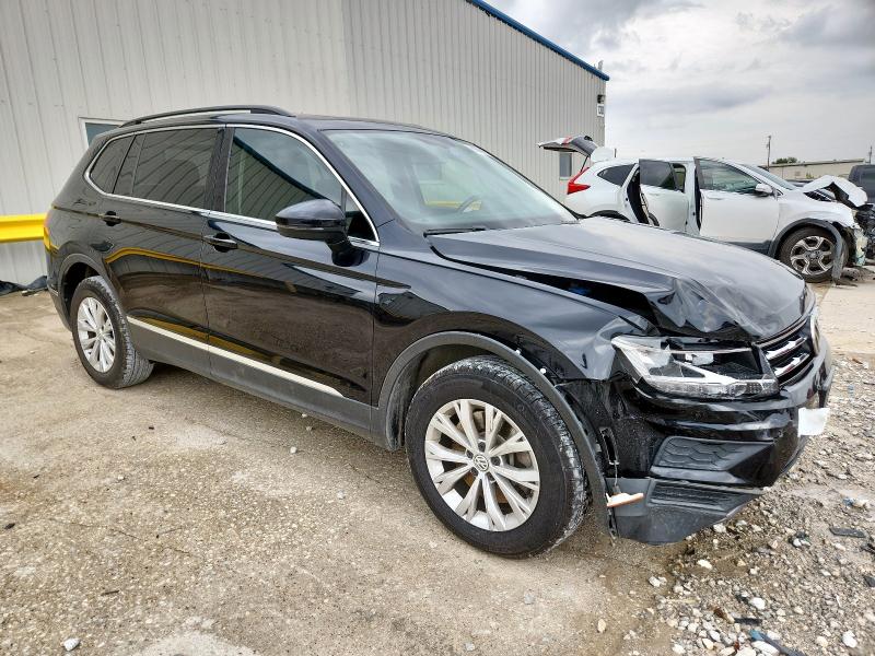 3VV3B7AX2JM182490 - 2018 VOLKSWAGEN TIGUAN SE BLACK photo 4