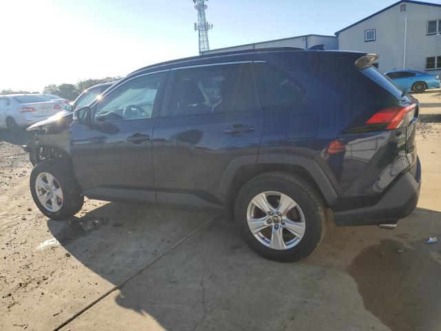 2T3R6RFV3MW016112 - 2021 TOYOTA RAV4 XLE BLUE photo 2