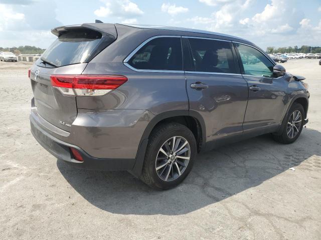 5TDJZRFH9KS584572 - 2019 TOYOTA HIGHLANDER SE ნაცრისფერი ფოტო 3